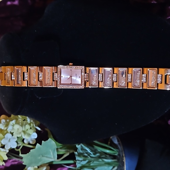 Victoria Wieck "Floating crystal" watch. - Picture 4 of 8